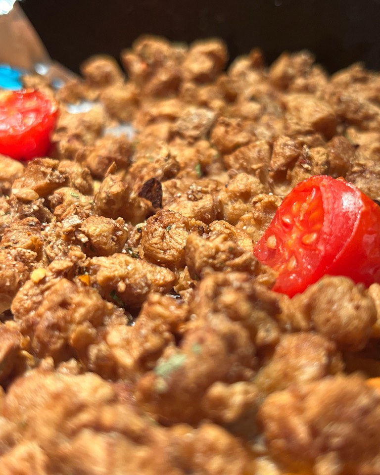 Cous Cous al curry con soja texturizada al airfryer Cous Cous al curry con soja texturizada al airfryer