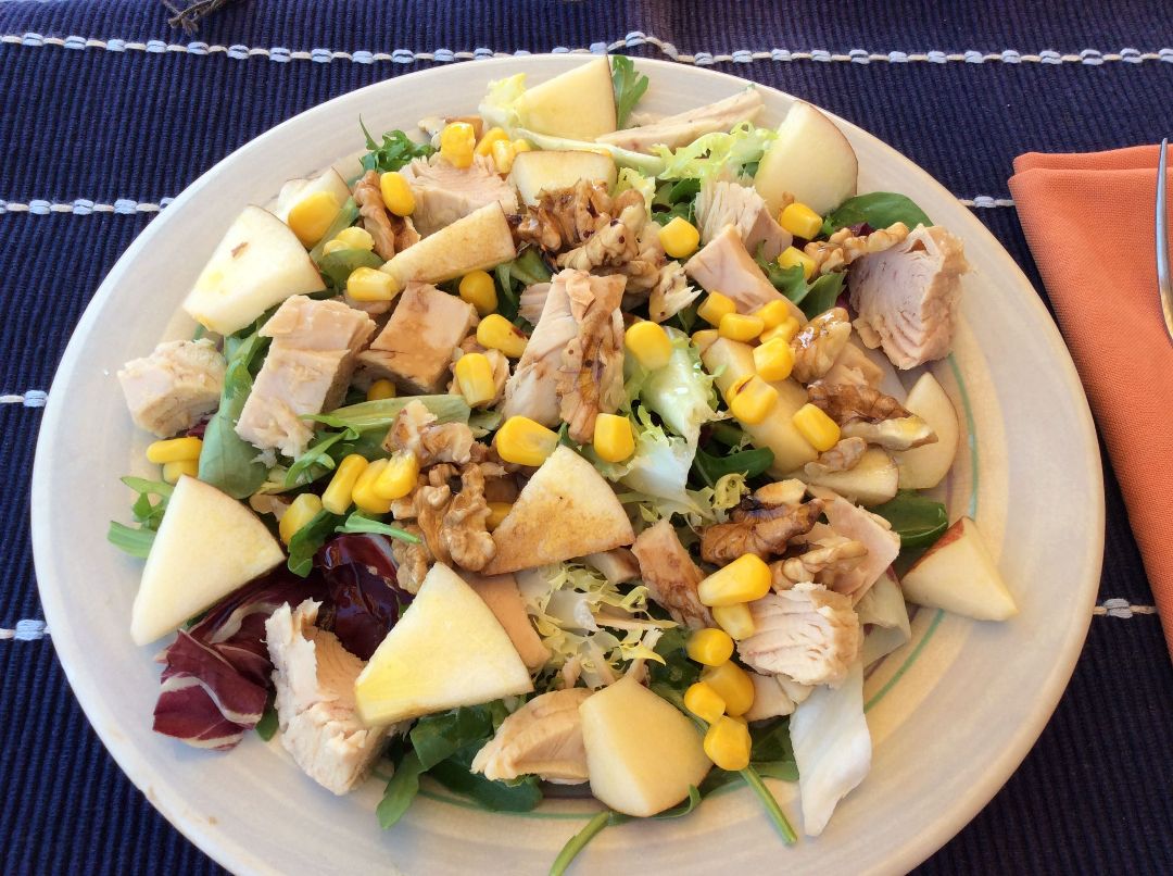 Ensalada de atún y manzana Ensalada de atún y manzana