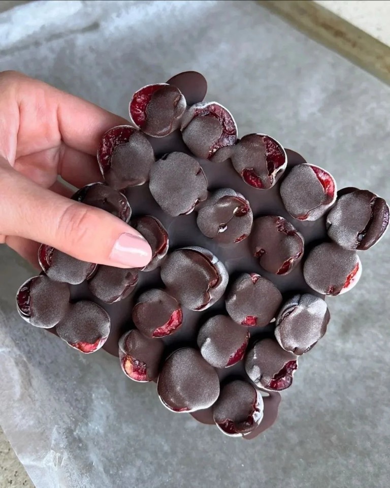 Chocolate con cerezas Chocolate con cerezas