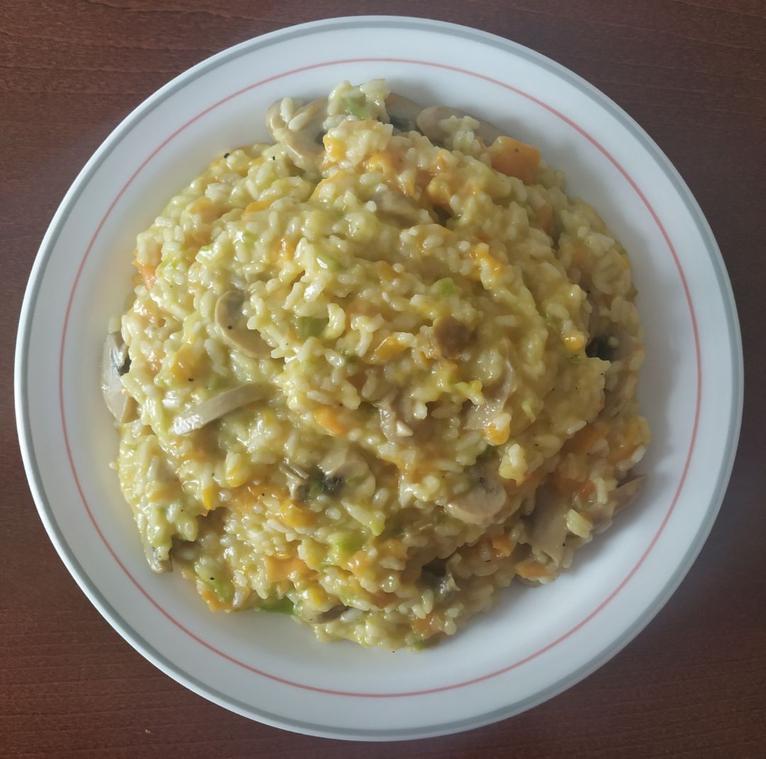 Risotto de calabacín, zanahoria y champiñones