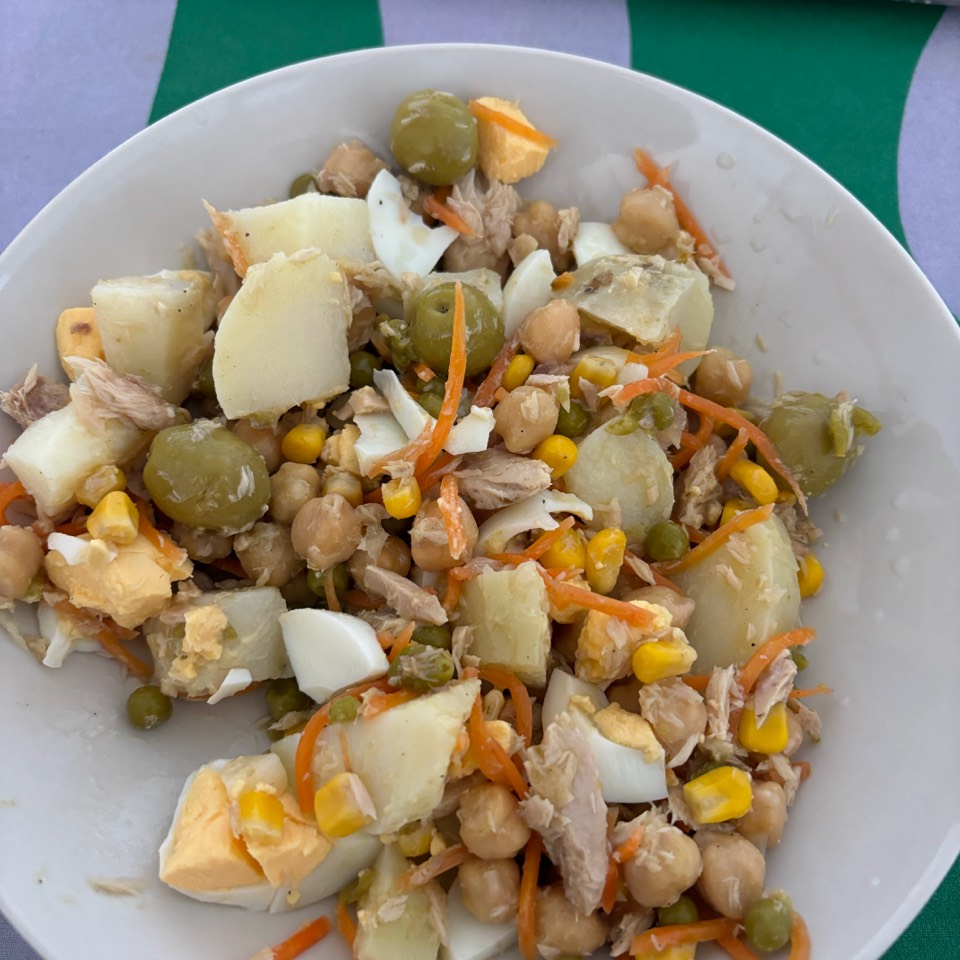 Garbanzos con papas y huevos Garbanzos con papas y huevos