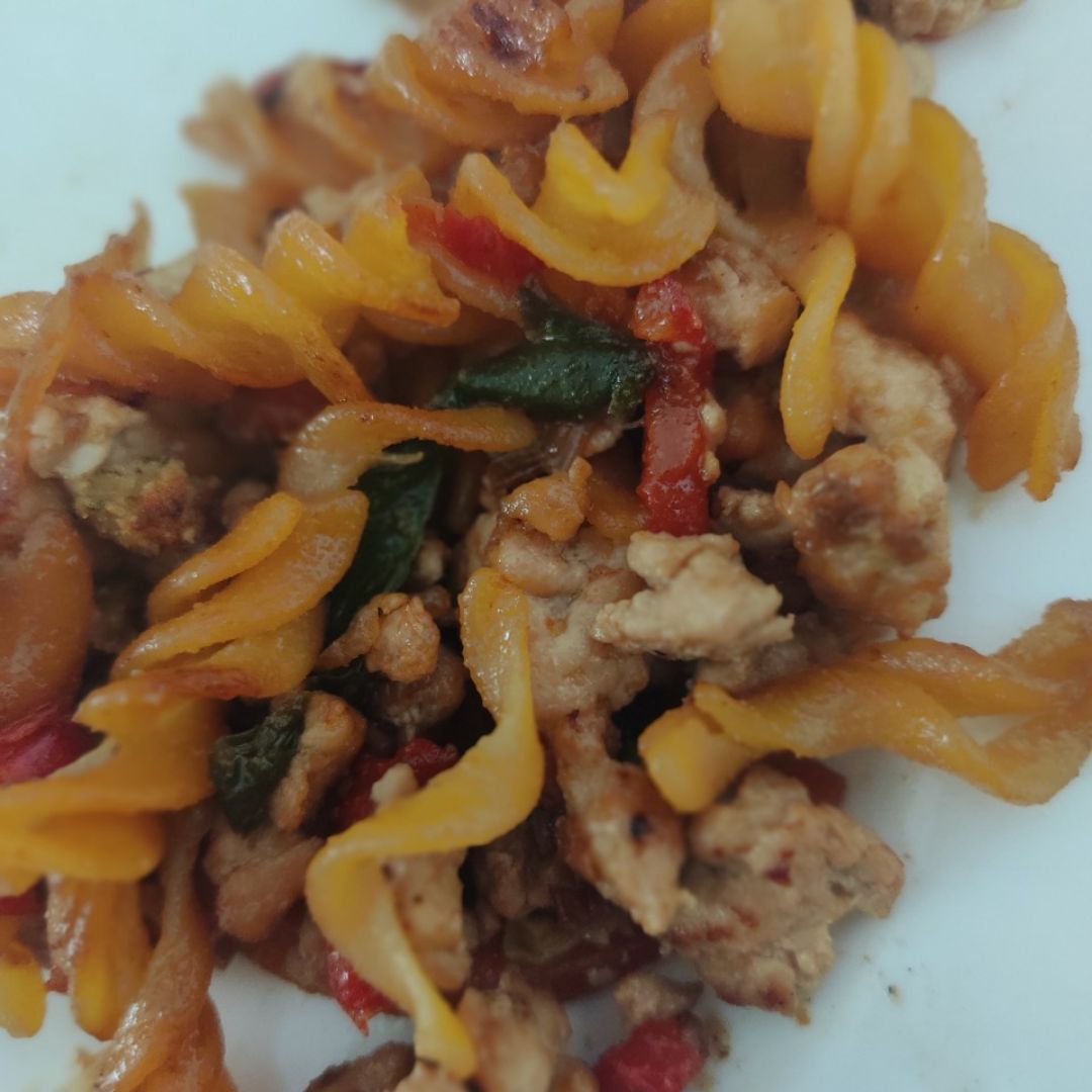 Pasta de lentas al estilo chino Pasta de lentas al estilo chino
