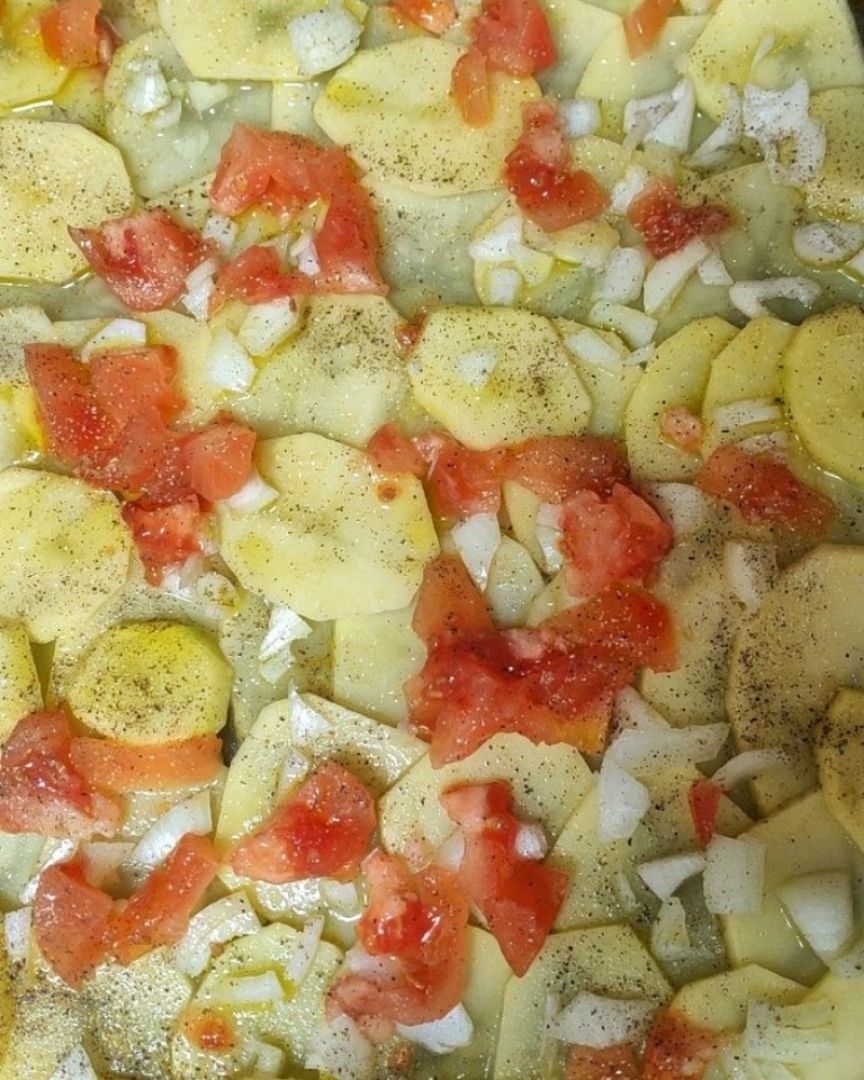 Salmón encamado con patatas panaderas 🐟 Paso 2 Salmón encamado con patatas panaderas 🐟 Paso 2