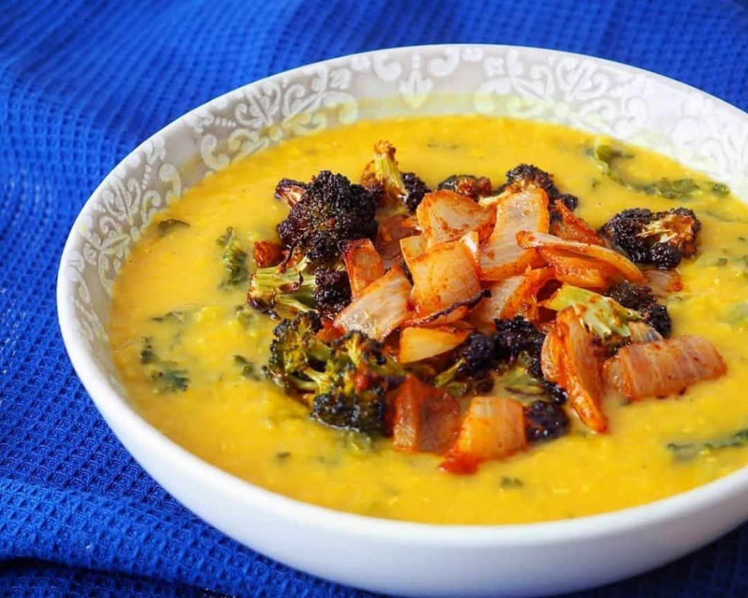 DHAL DE LENTEJAS ROJAS CON BRÓCOLI Y CEBOLLA DHAL DE LENTEJAS ROJAS CON BRÓCOLI Y CEBOLLA