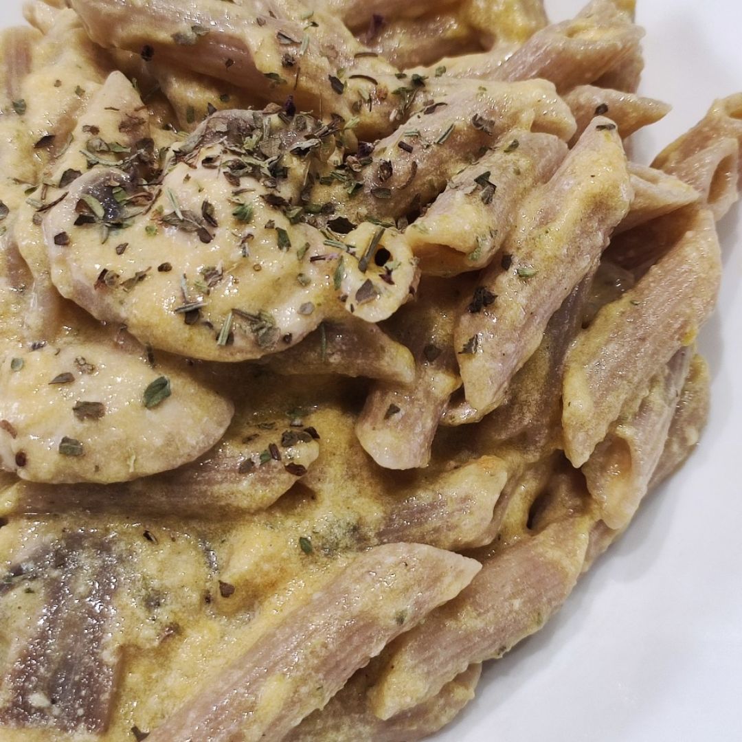 Pasta con salsa de calabaza 🎃 y champiñones 🍄 Pasta con salsa de calabaza 🎃 y champiñones 🍄