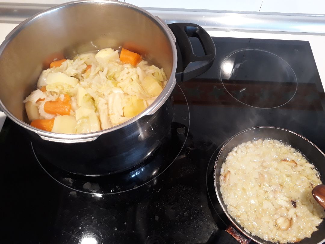 Berza con patatas y zanahorias de toda la vida Step 0