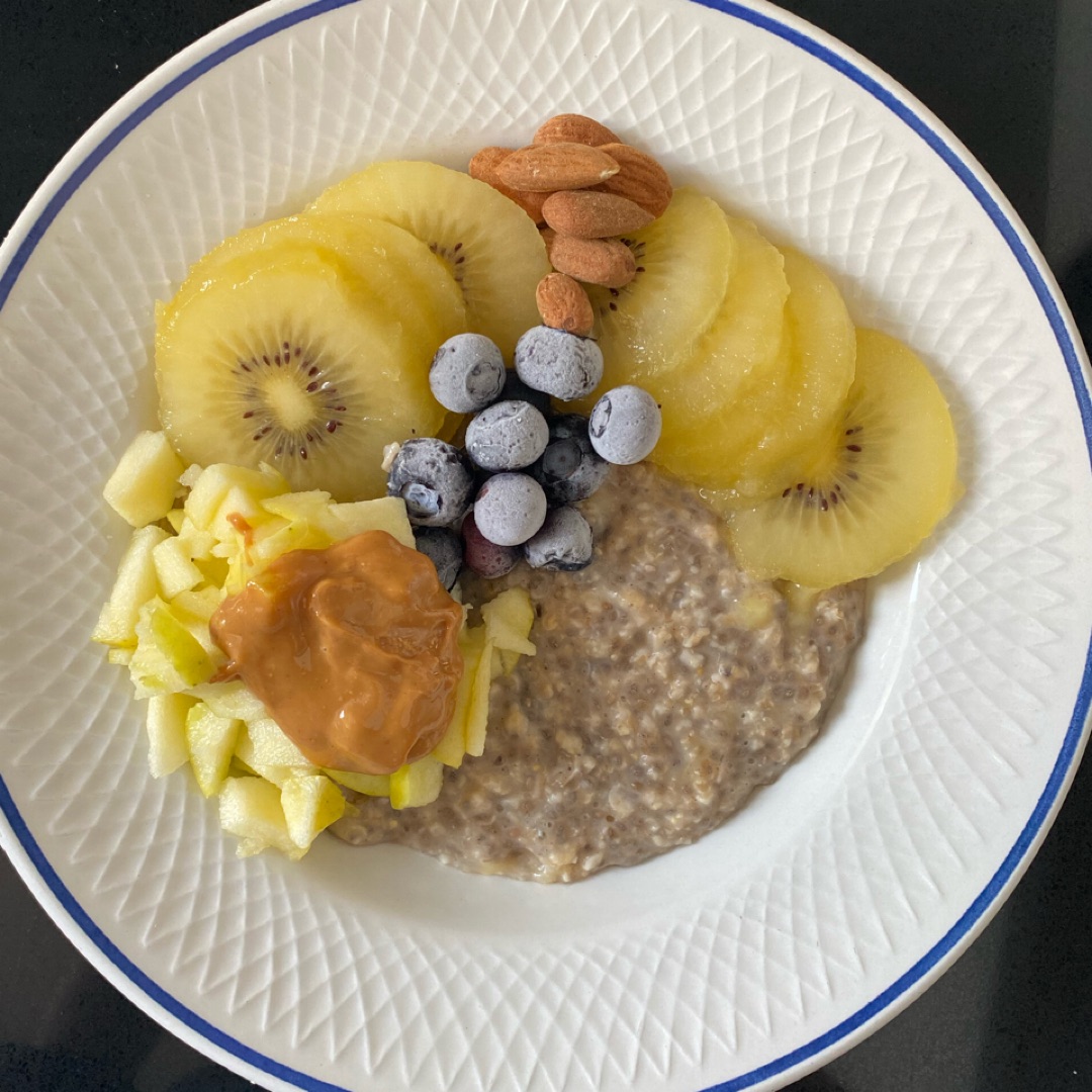 Gachas de avena y chía con fruta 