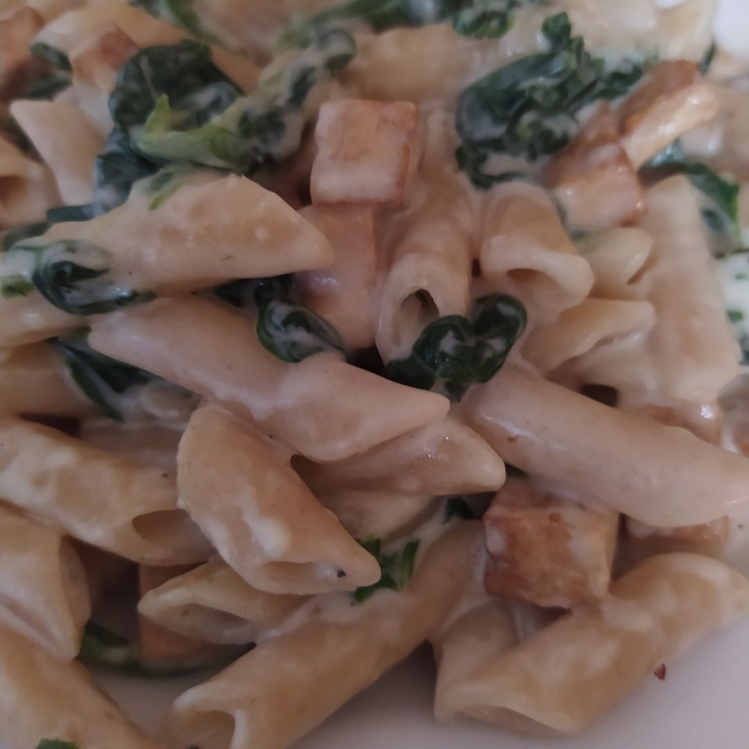 PASTA CON ESPINACAS Y TOFU PASTA CON ESPINACAS Y TOFU