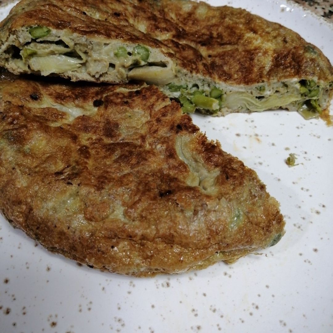 Tortilla de alcachofa y espárragos 