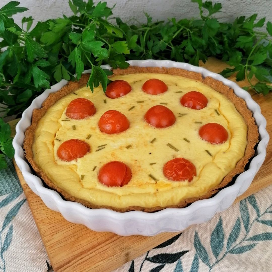 Quiche de tomates cherry con yogur y queso feta 