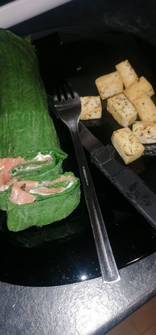 Rollito de espinacas con salmon ahumado y philadelphia Rollito de espinacas con salmon ahumado y philadelphia