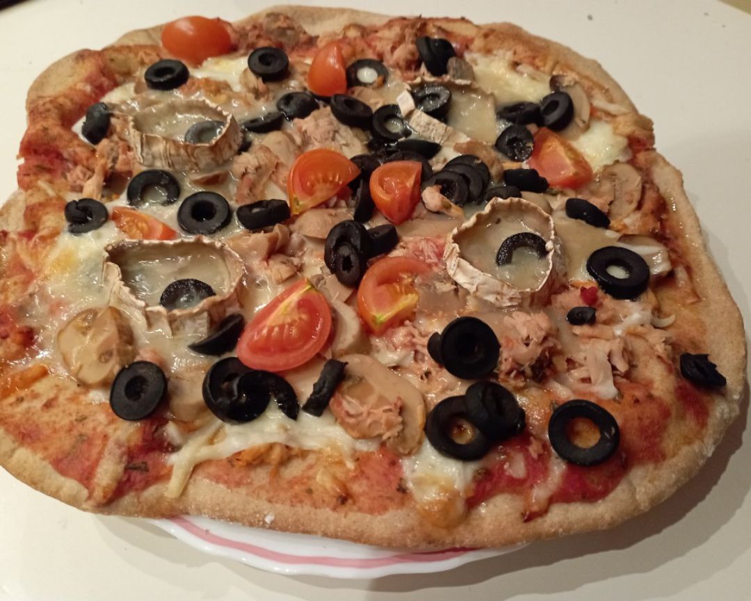 Pizza atún y verduras Pizza atún y verduras