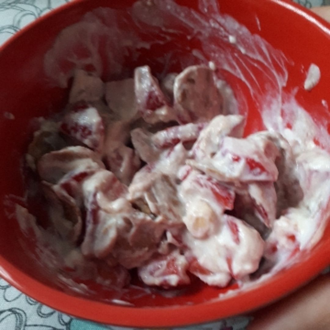 Yogur soja con frutos secos y fresas