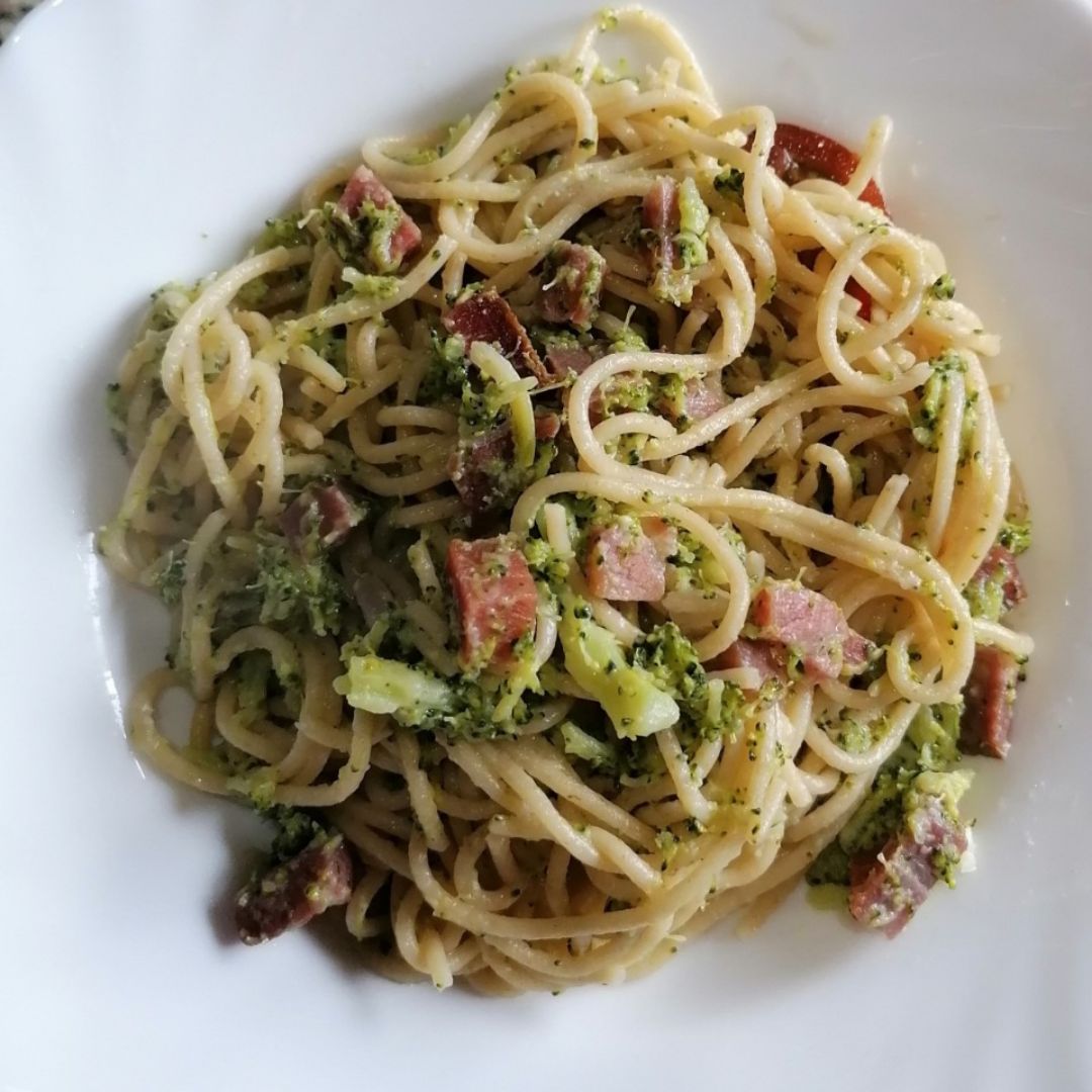 Spaguettis integrales con brócoli y jamón 🍝 Spaguettis integrales con brócoli y jamón 🍝