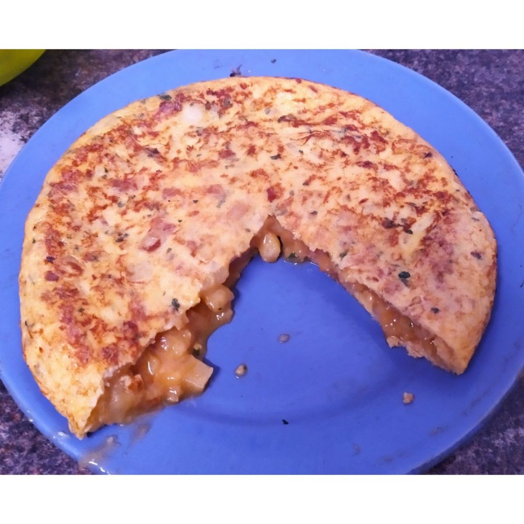 Tortilla de patatas con cebolla tradicional Tortilla de patatas con cebolla tradicional