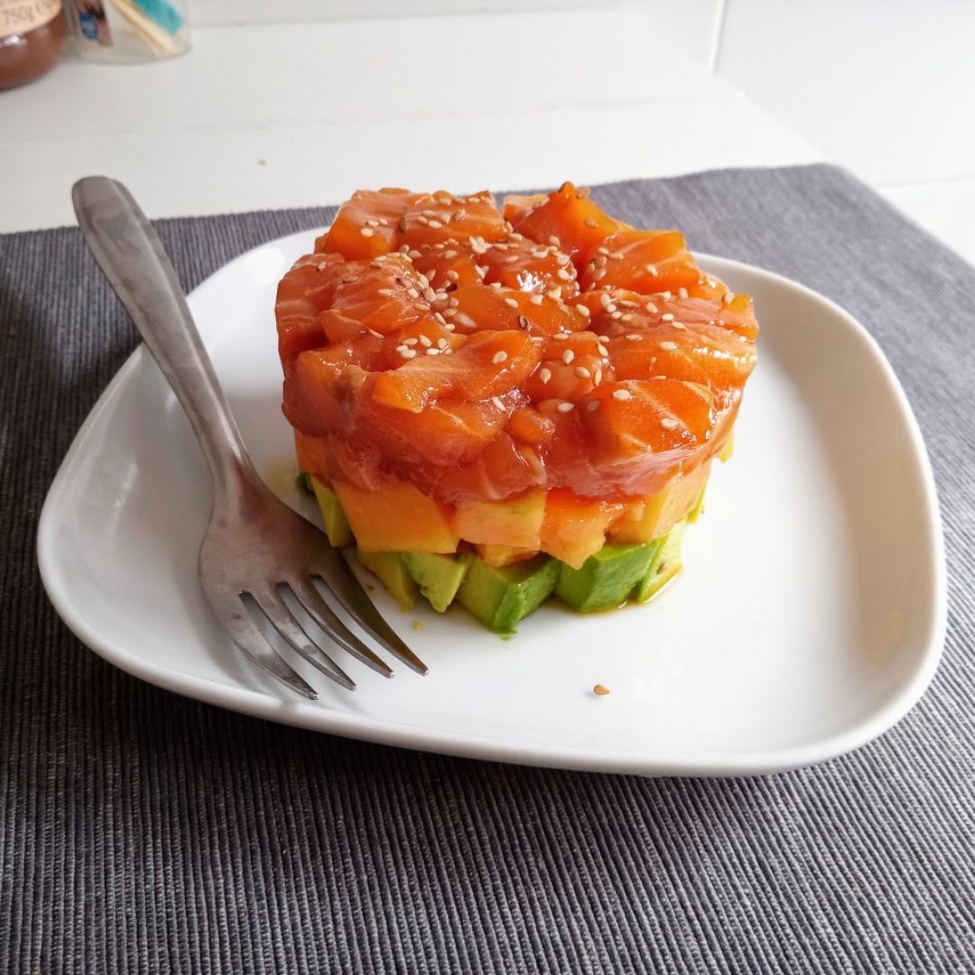 Tartar de salmón y papaya Tartar de salmón y papaya