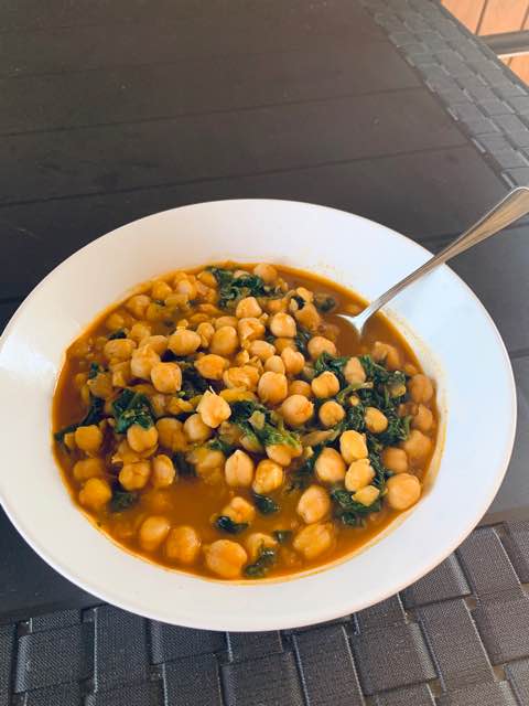 Garbanzos con espinacas al curry 