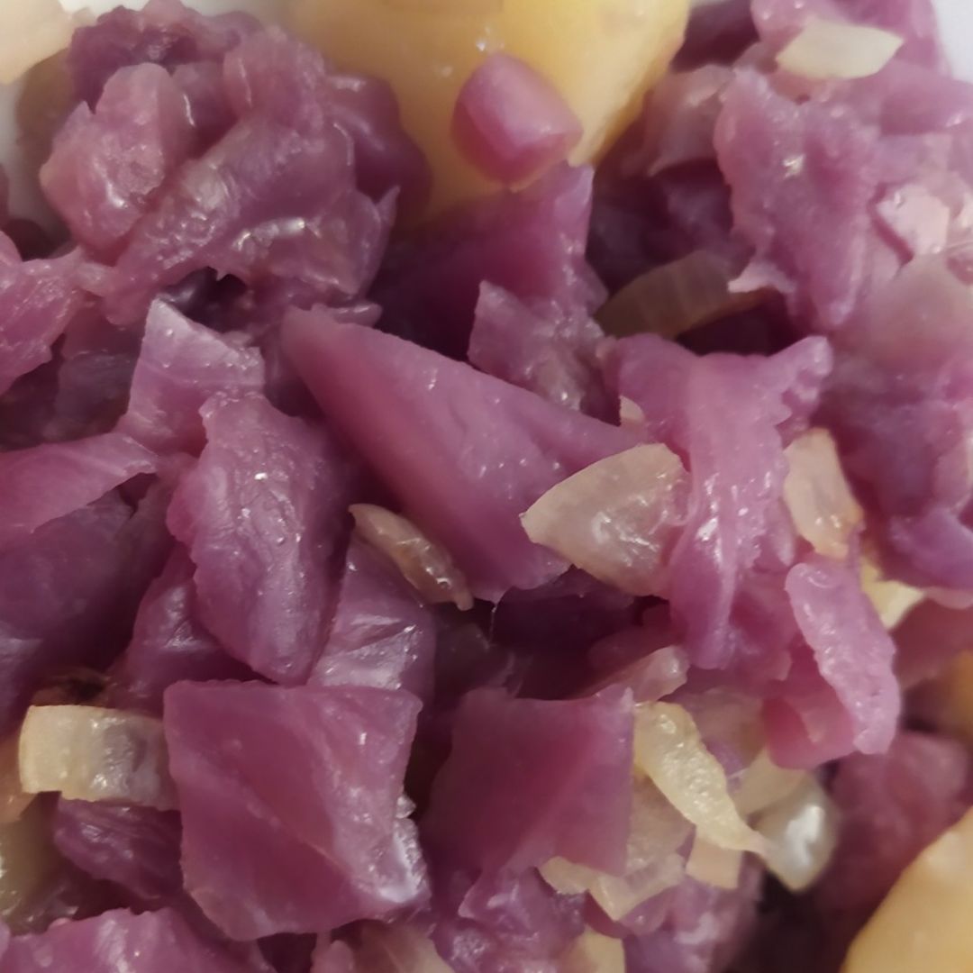 Lombarda/ Repollo morado con patata Lombarda/ Repollo morado con patata