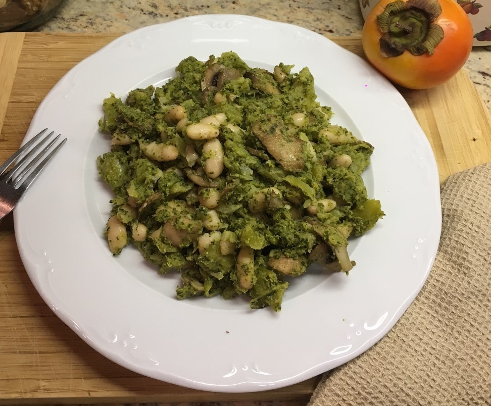 Brócoli con alubias, champiñones y parmesano Brócoli con alubias, champiñones y parmesano