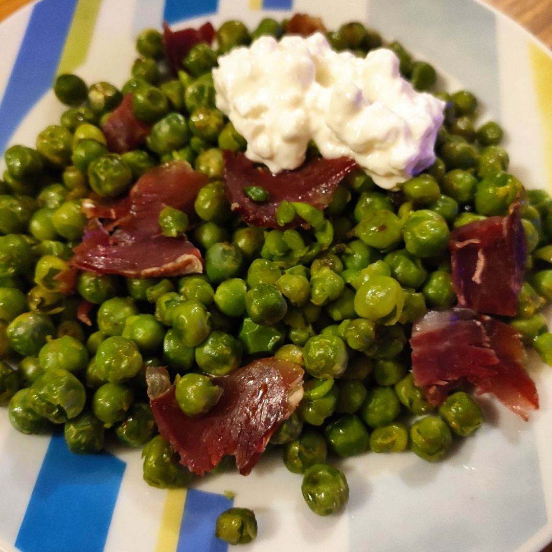 Guisantes con jamón y queso cotage Guisantes con jamón y queso cotage