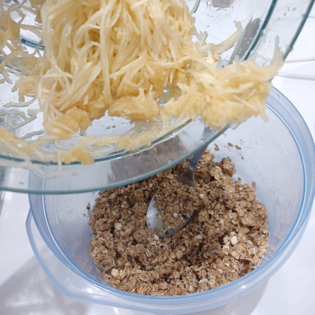 Bolitas de manzana, avena y coco. Paso 3 Bolitas de manzana, avena y coco. Paso 3