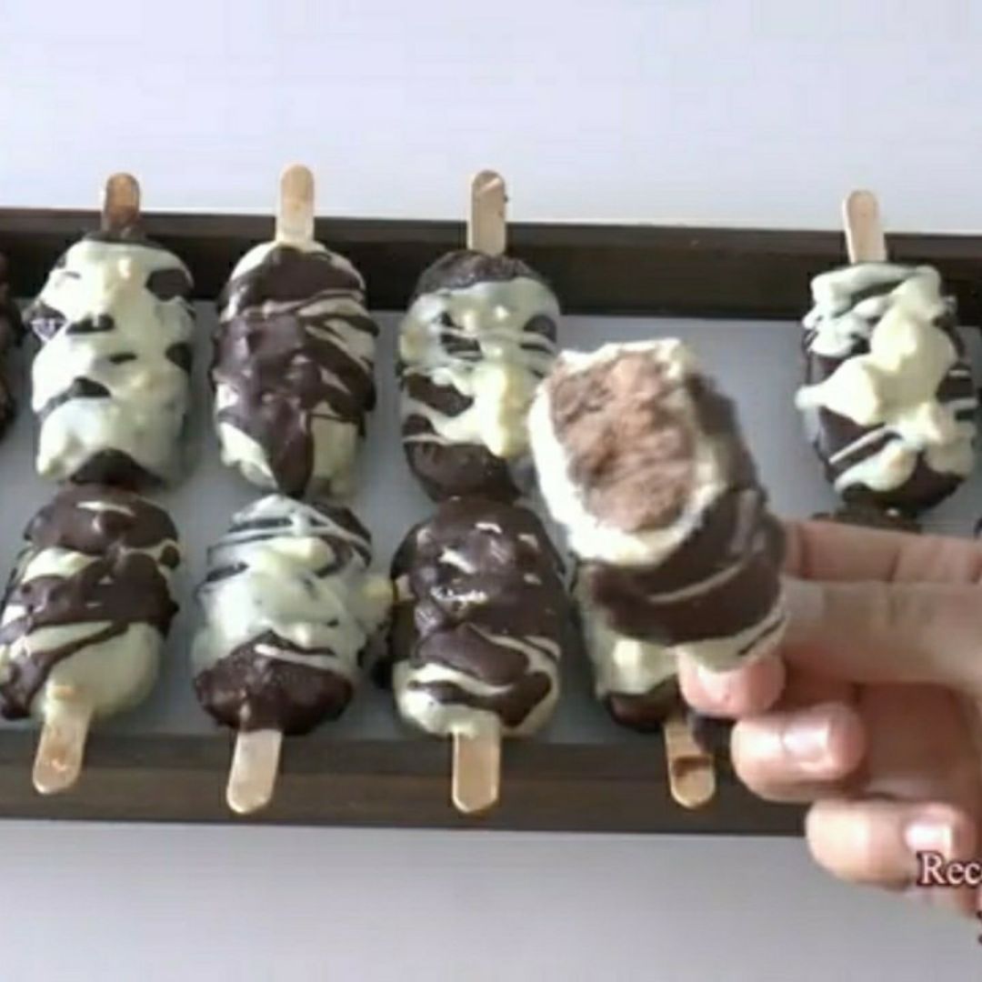 MAGNUM SALUDABLE DE DOBLE CHOCOLATE SIN AZÚCAR, VEGANO Y SIN GLUTEN, CON CACAHUETES DENTRO Y FUERA MAGNUM SALUDABLE DE DOBLE CHOCOLATE SIN AZÚCAR, VEGANO Y SIN GLUTEN, CON CACAHUETES DENTRO Y FUERA