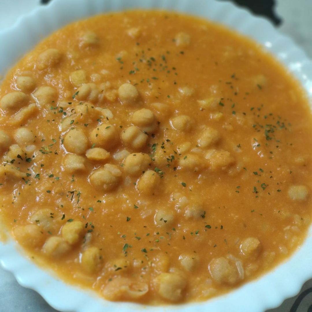 Guiso de garbanzos con arroz Guiso de garbanzos con arroz