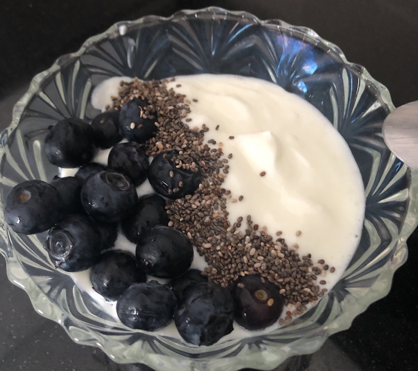 Yogur batido con arándanos y chía Yogur batido con arándanos y chía