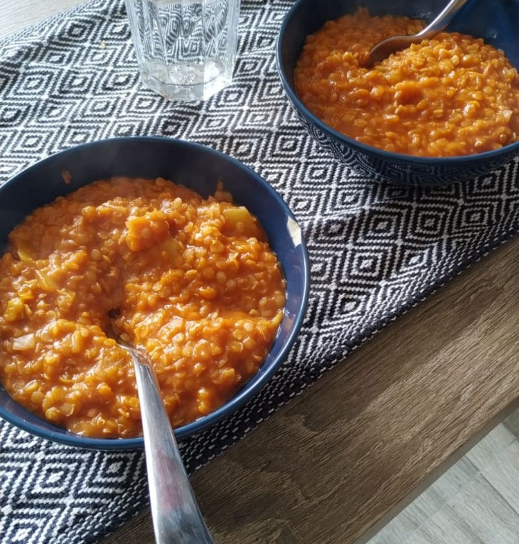 Lentejas rojas con tomate