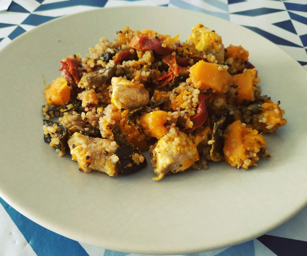 Quinoa con pollo, calabaza y verduras Quinoa con pollo, calabaza y verduras