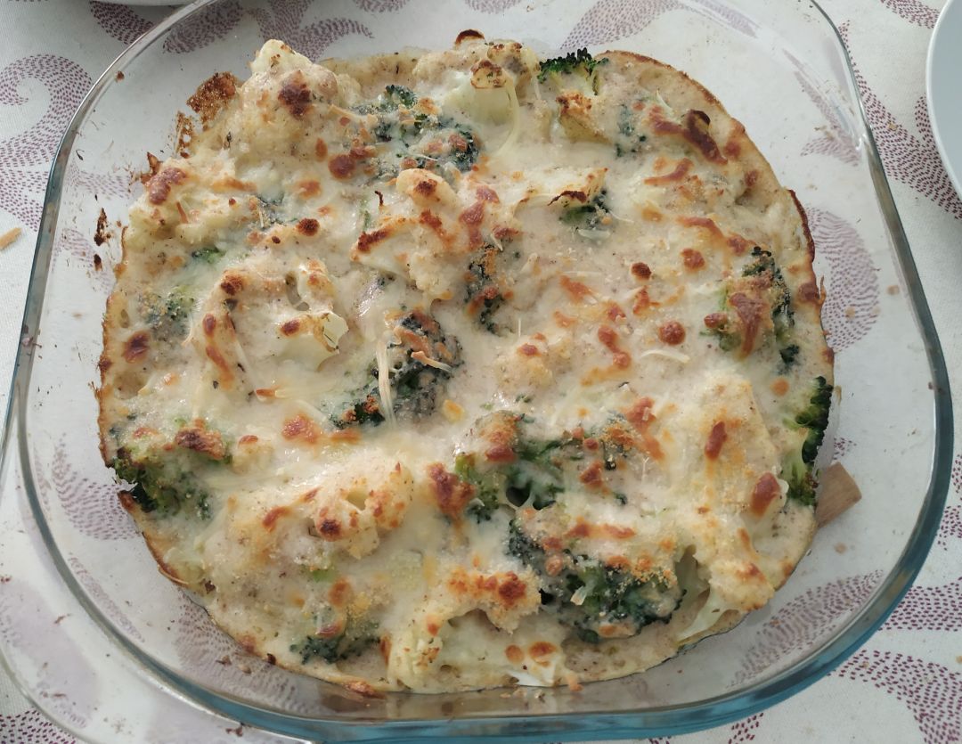 Brócoli y coliflor gratinado Brócoli y coliflor gratinado