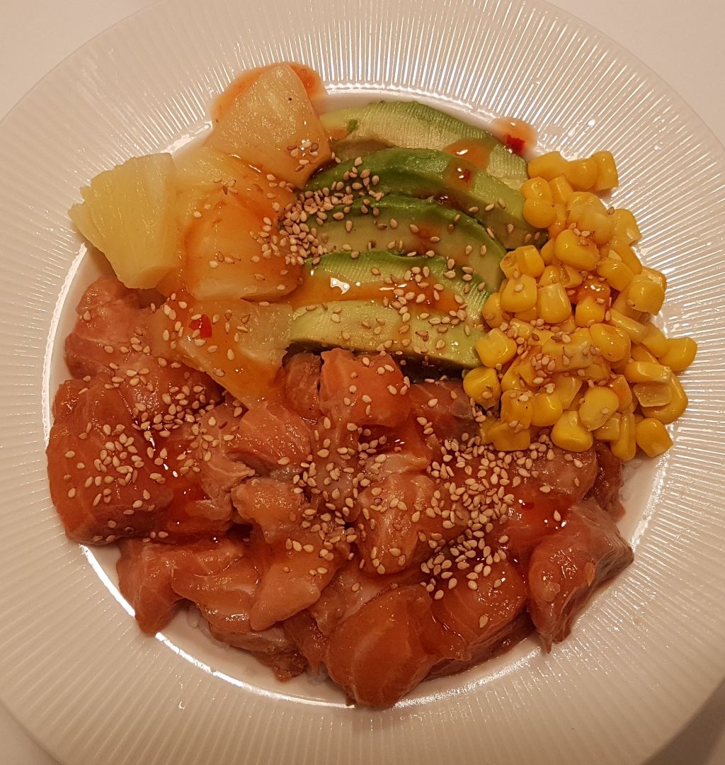 Poke de salmón Poke de salmón