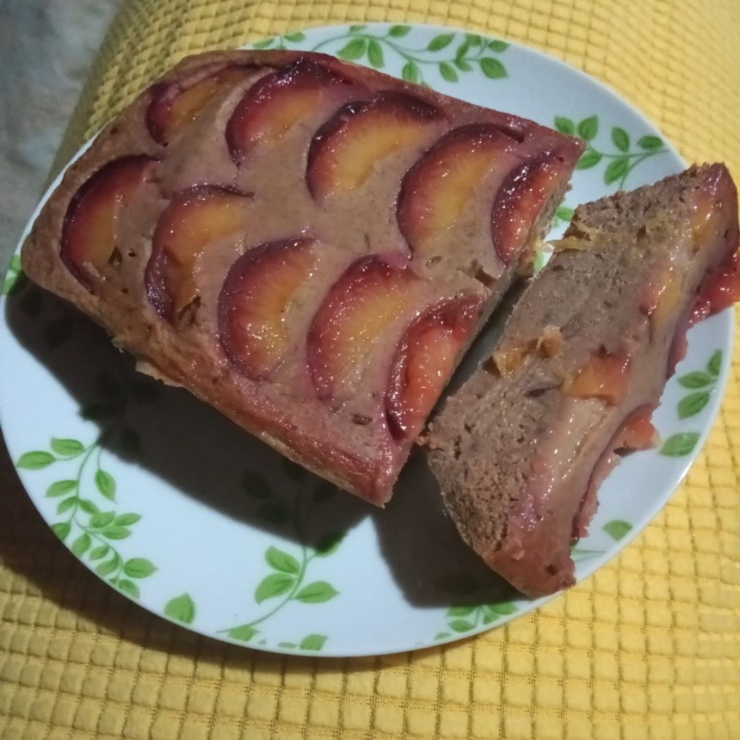 Tarta tipo bizcocho de ciruelas al microondas Tarta tipo bizcocho de ciruelas al microondas