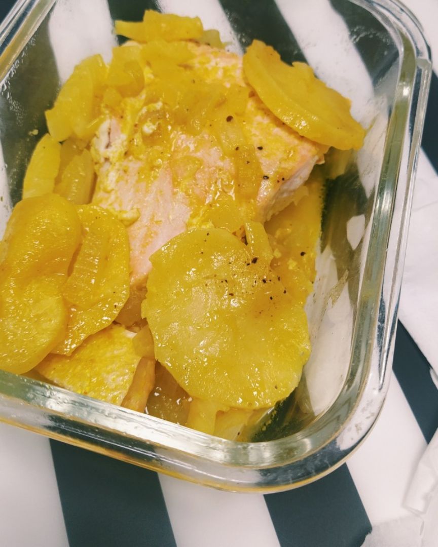Salmón con zumo de naranja Salmón con zumo de naranja