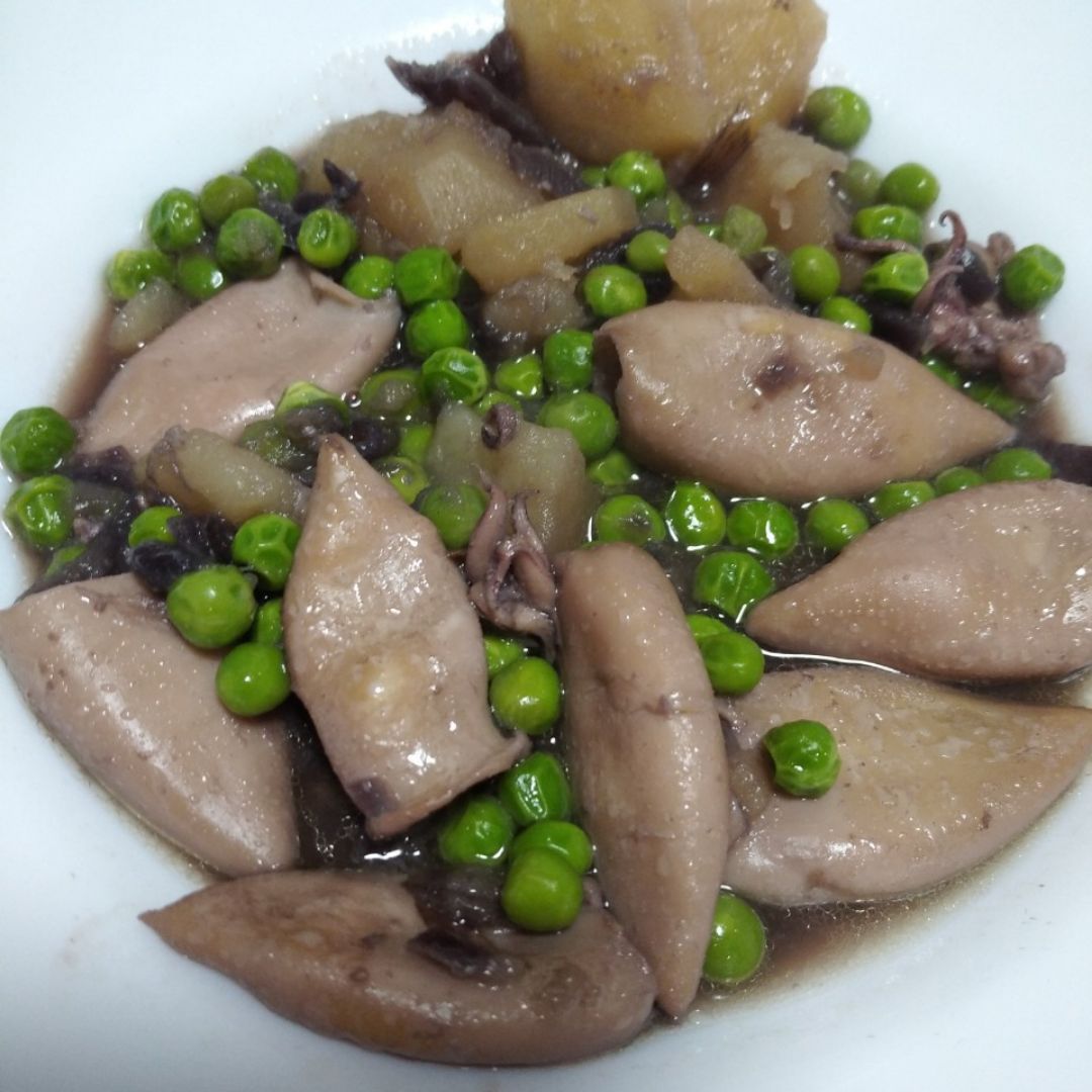 Calamares con guisantes Calamares con guisantes