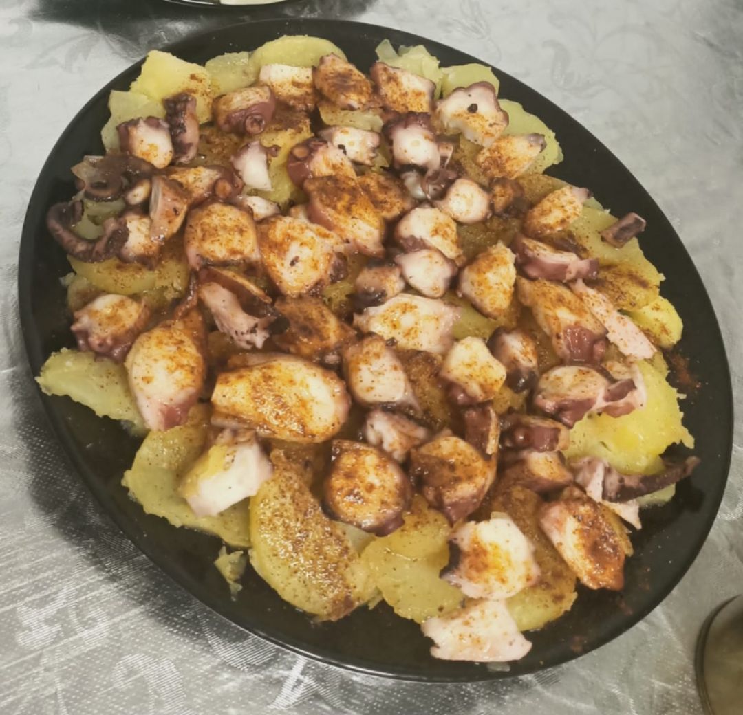 PULPO A LA GALLEGA PULPO A LA GALLEGA