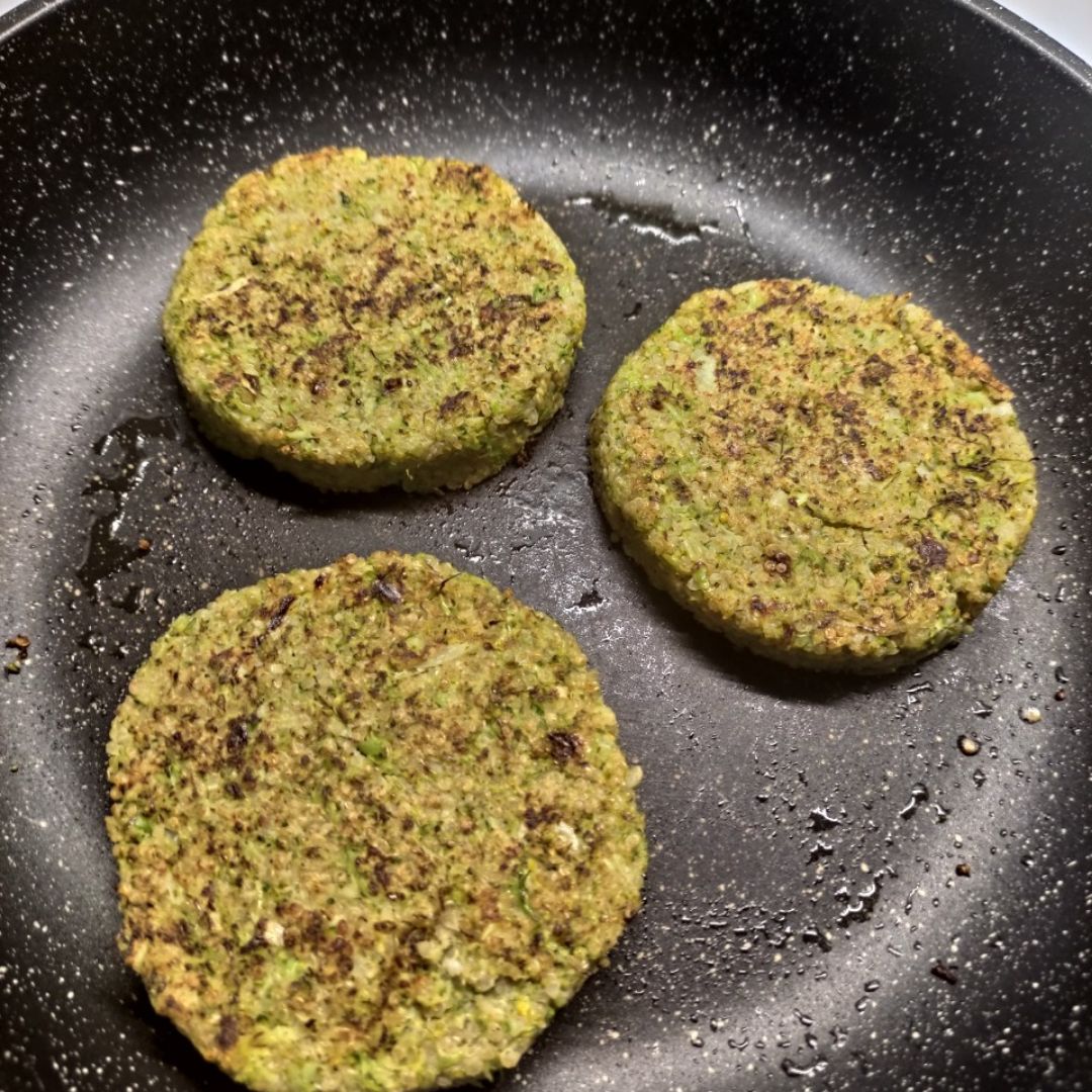 Burger de brócoli 🥦 y quinoa 🌾