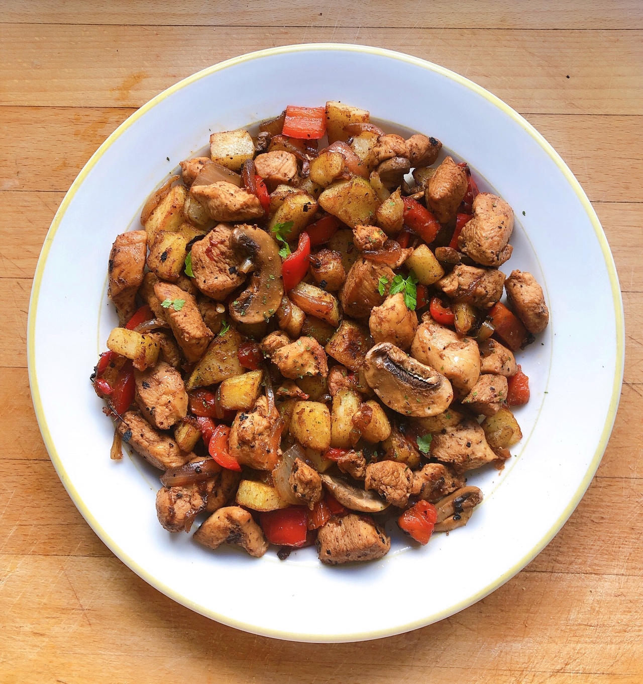 Salteado de pollo con verduras y patata Salteado de pollo con verduras y patata