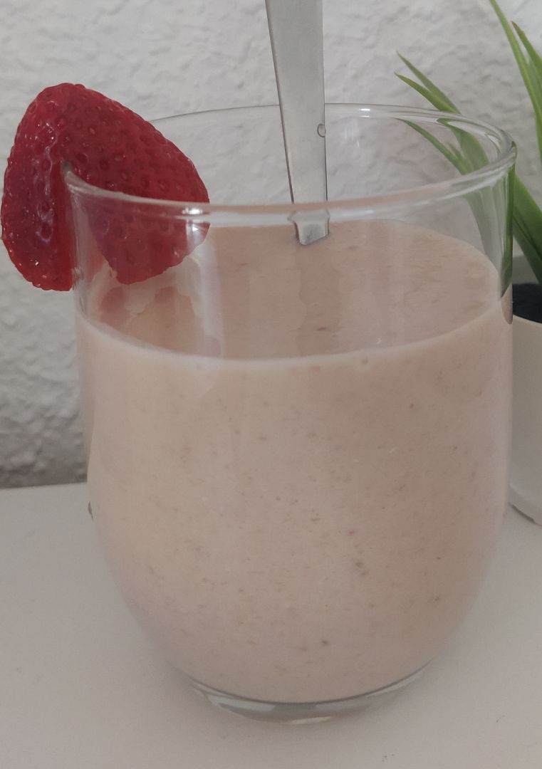 Smoothie de avena, plátano y fresas Smoothie de avena, plátano y fresas