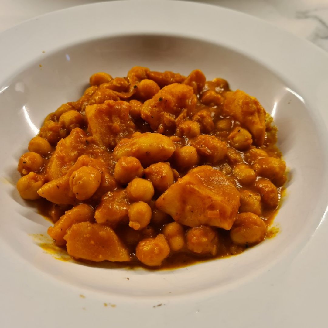 Garbanzos con patatas en salsa curry Garbanzos con patatas en salsa curry