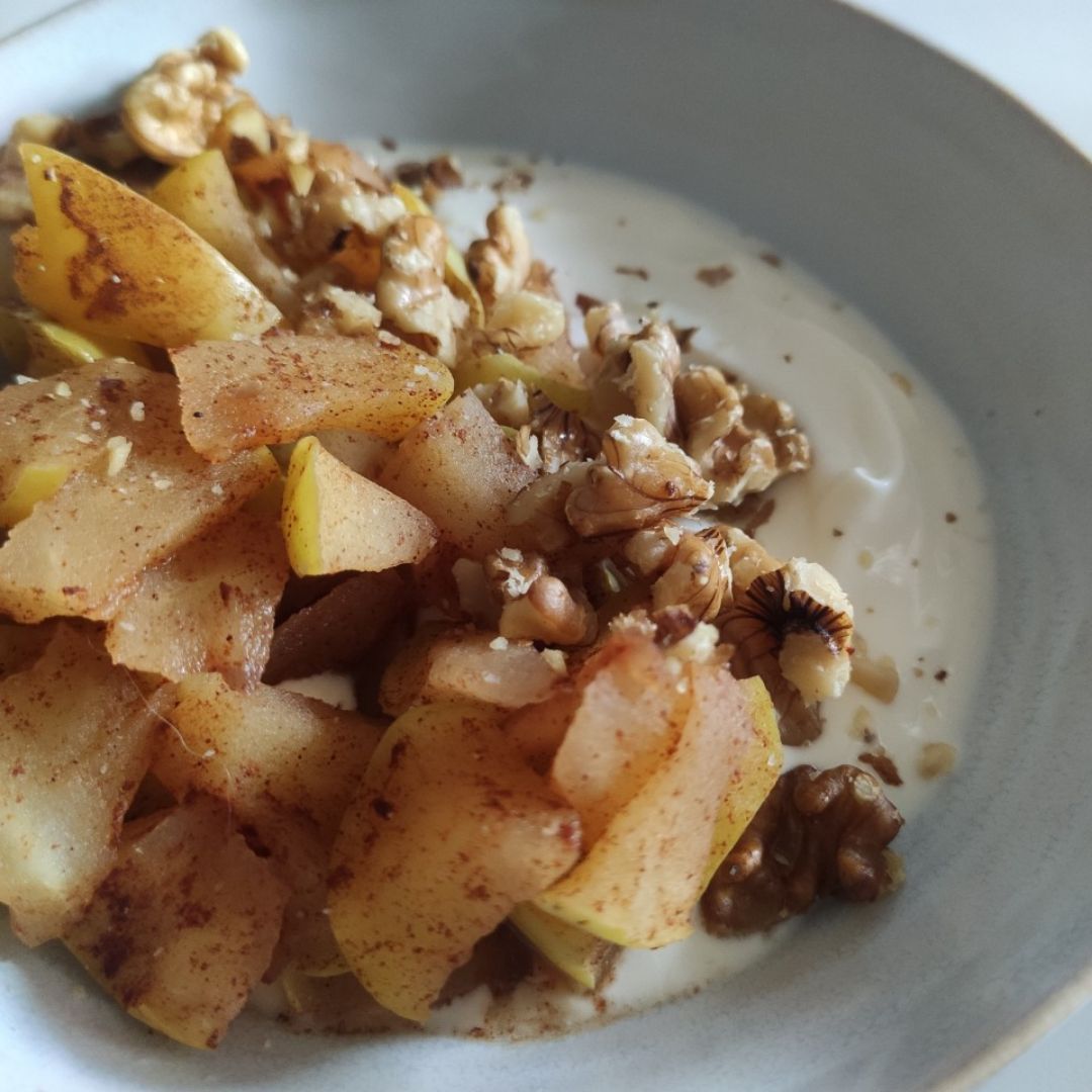 Yogurt con manzana asada Yogurt con manzana asada