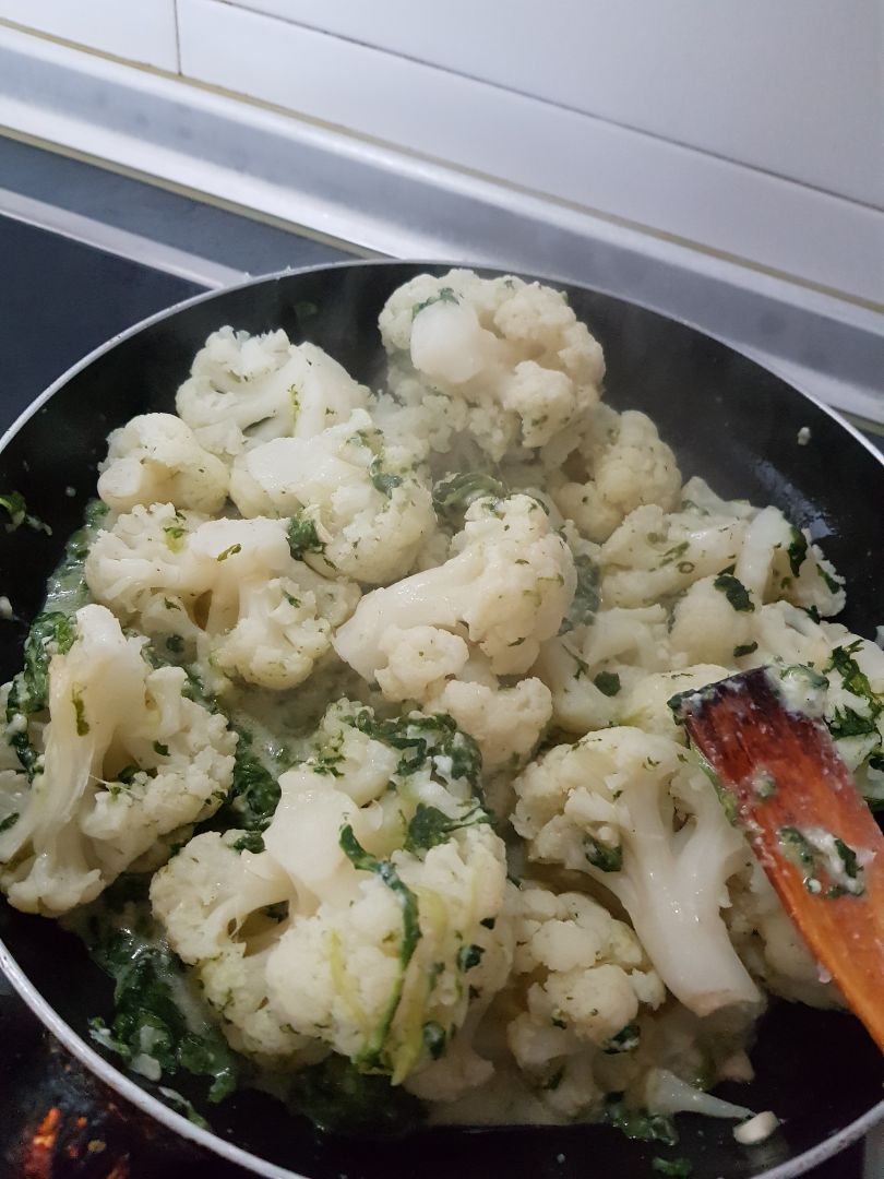 Coliflor con espinaca. Paso 3 Coliflor con espinaca. Paso 3
