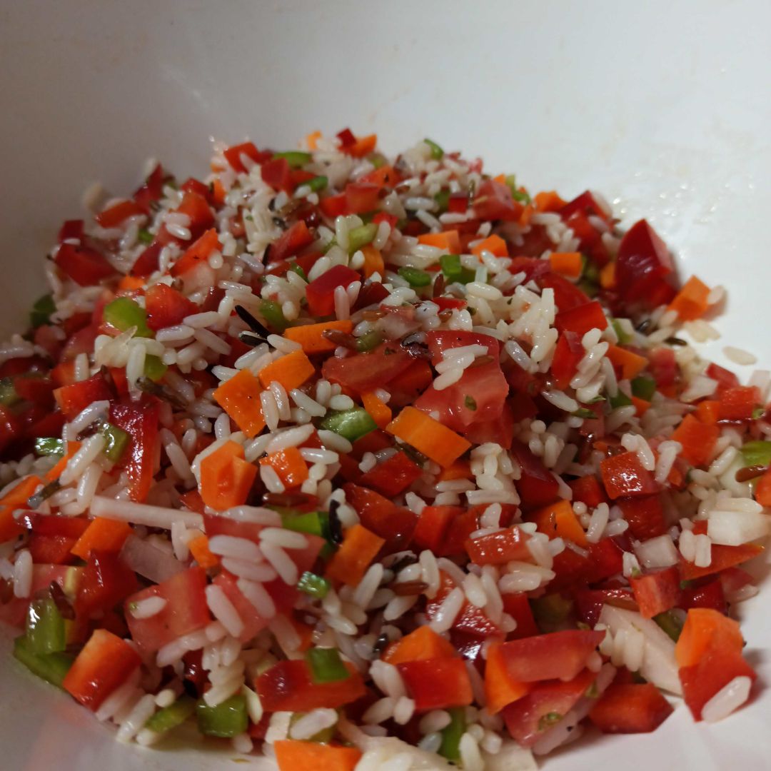 Ensalada de verduras con arroz