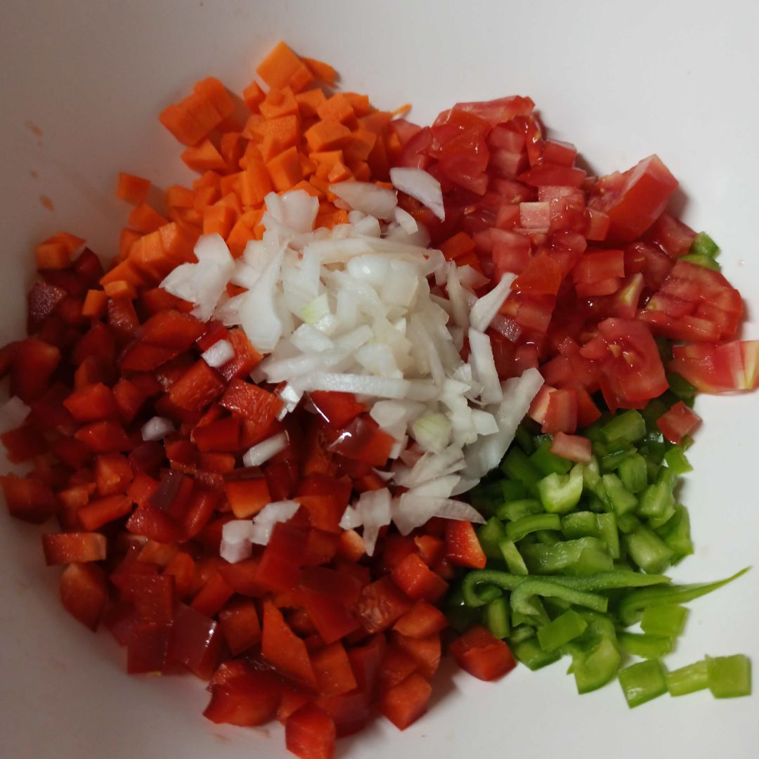Ensalada de verduras con arroz Paso 1