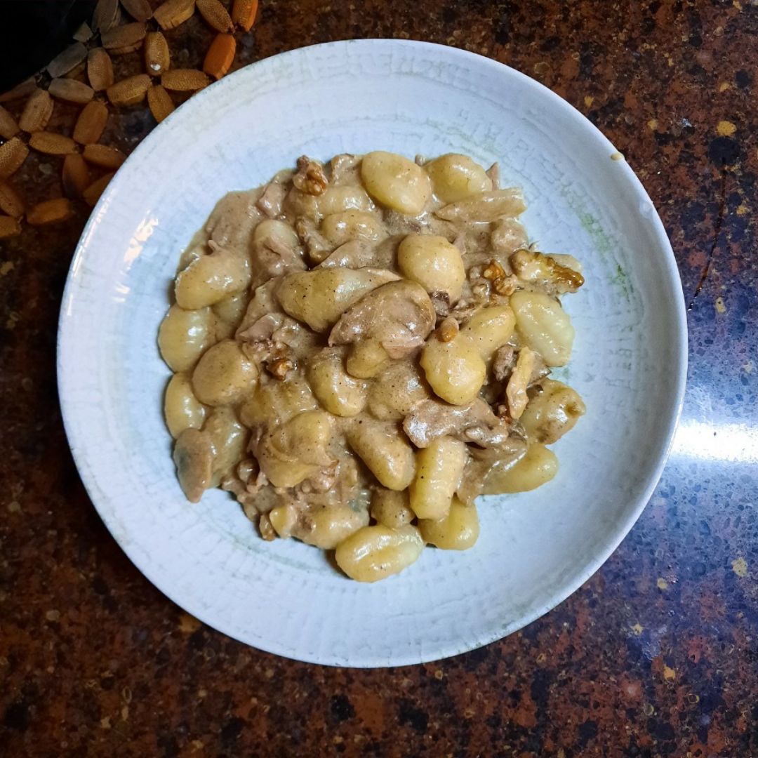 Gnocchi de patata con salsa de queso