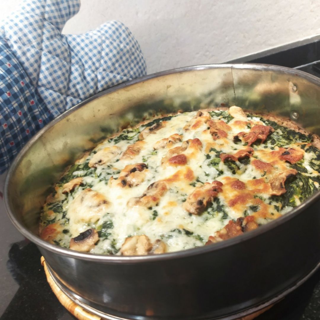 PASTEL DE ESPINACAS 🥬 Paso 4 PASTEL DE ESPINACAS 🥬 Paso 4