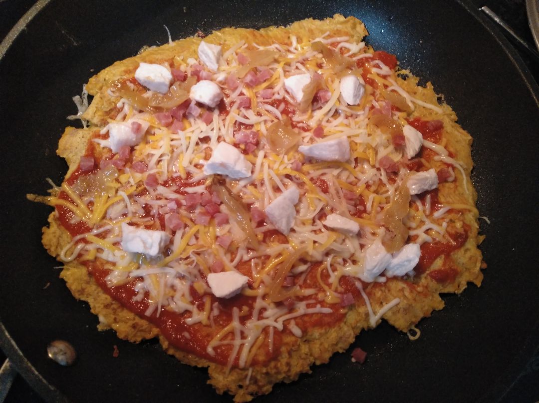 Pizza con base de zanahoria y calabaza Pizza con base de zanahoria y calabaza