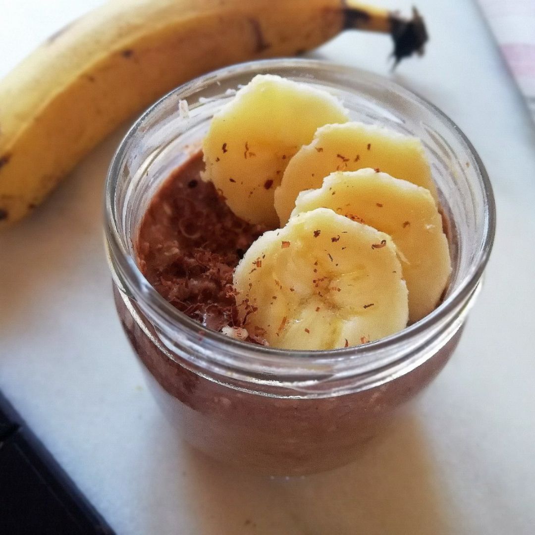 Overnight oats de plátano y chocolate Overnight oats de plátano y chocolate