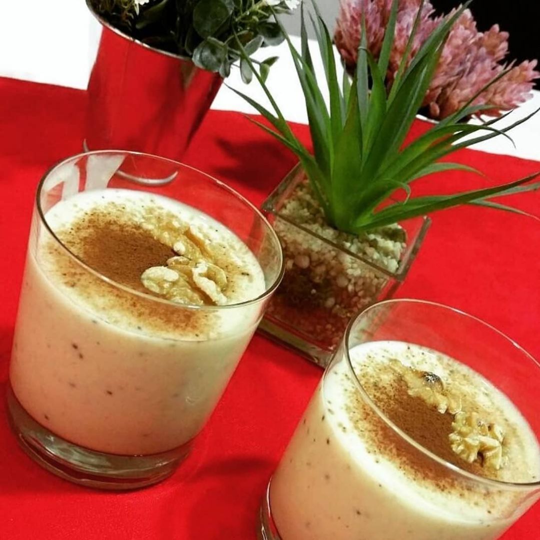 Batido de plátano, kiwi y avena. Batido de plátano, kiwi y avena.