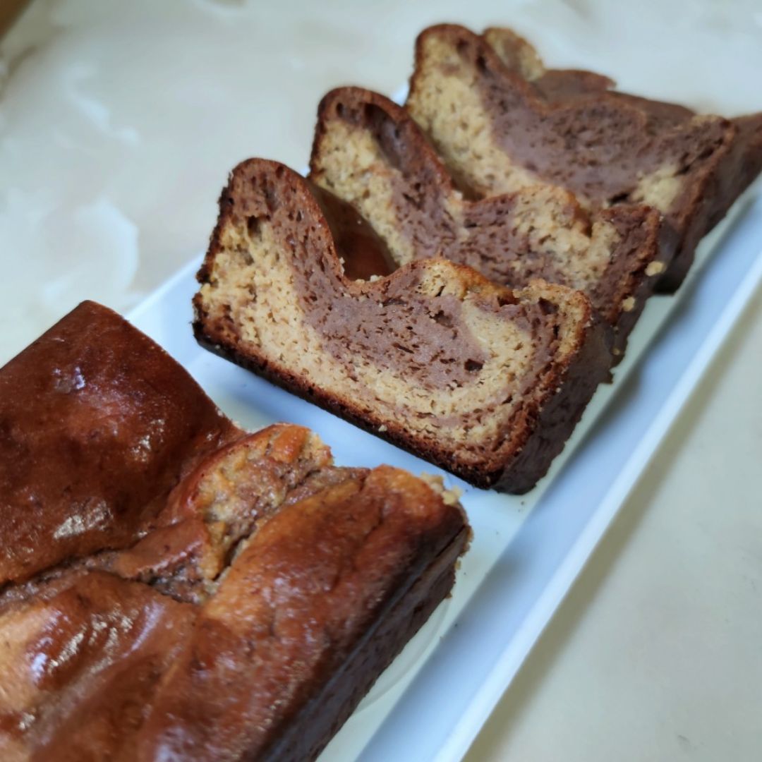 Bizcocho húmedo de plátano, vainilla y chocolate Bizcocho húmedo de plátano, vainilla y chocolate